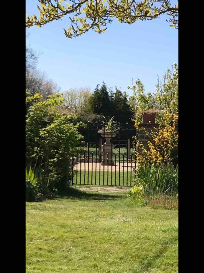 The Potting Shed, Self Contained, Detached Retreat In Shapwick Village Exterior photo